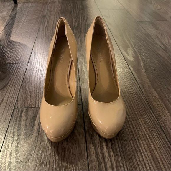 Nine West Patent Leather Pumps - Nude, 6.5 - Picture 2 of 6